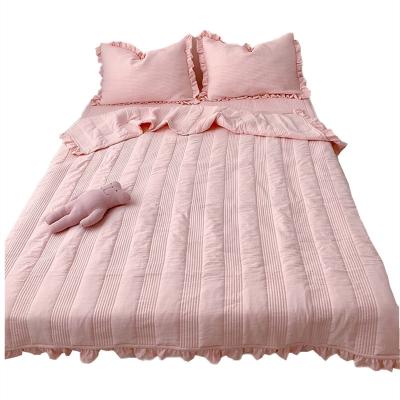 China Princess Style Sheet Chiffon Sustainable Fabric Textile Quilted Bedspread Cover Luxury Custom Comforter for sale