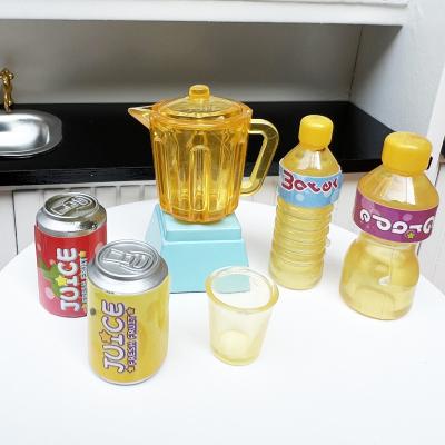 China Cartoon Toy 1:12 Dollhouse Kitchen Mini Juicer Drink Pocket Toy Food Play Model OB11 for sale