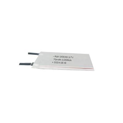 China Bateria recarregável Bateria ultra fina AUK 013040 70mAh 3.7V Bateria super fina para dispositivos eletrônicos de consumo Bateria de 1 mm à venda