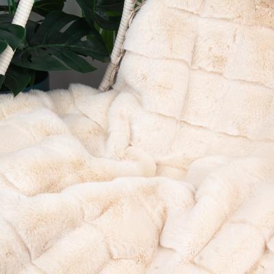 China Plain In Stock OEM Plush Solid Fluffy Faux Fur Luxury Throw Blanket For Sofa Home Decor for sale