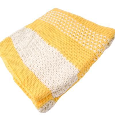 China Hot Sales Super Soft 100% Handmade Anti-Pull Acrylic Knitted Throw Blanket For Home Textiles for sale