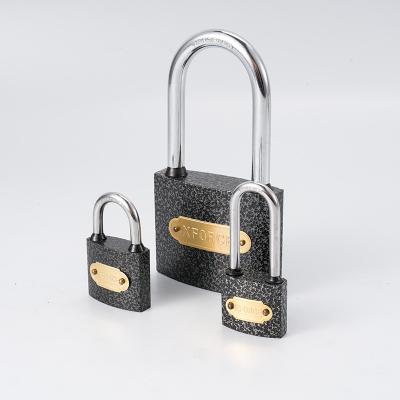 China Durable High Security Cerrar Factory Direct Sales Custom Modern Customized Security Padlock With Black Spray Word Plastic Lock Long Beam Keys for sale