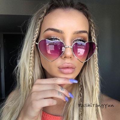 China Unisex transparent colorful heart-shaped heart sunglasses retro fashion sunglasses 016 ocean lens red love for sale