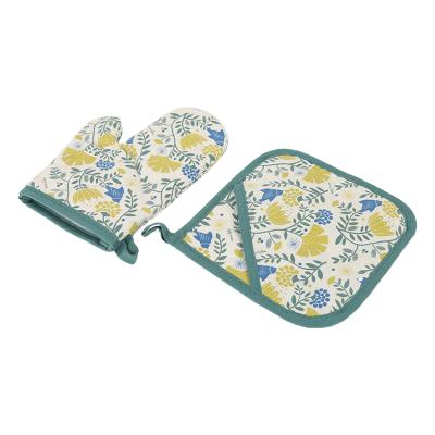 China Durable Gift Heat Resistant Kitchen Oven Mitts and Pot Holders Set Girl Cozy Cotton Oven Mitt and Potholder for sale