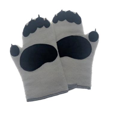 China Novelty Bear Claw Terry Cloth Towel Recycled Cotton Filling Oven Mitten Heat Resistant For Kitchen Baking for sale