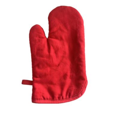 China Durable Cotton Liner Red Color Oven Mitt Red Color 100% Cotton Recycled Christmas Printed Festival Oven Mitt Gift for sale