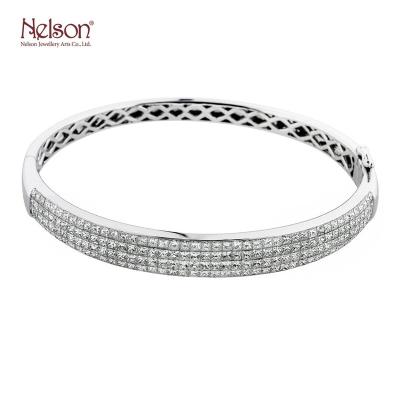 China CLASSIC Zero Risk No 18K Gold Diamond Anniversary Bangle For Women Luxury White Latest MOQ OEM ODM Reward Factory Earning Accessory for sale