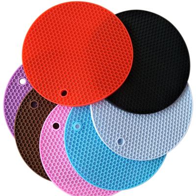 China New Design Round Shape Honeycomb Durable BBQ Pad Food Grade Perforated Silicone Baking Mat for sale