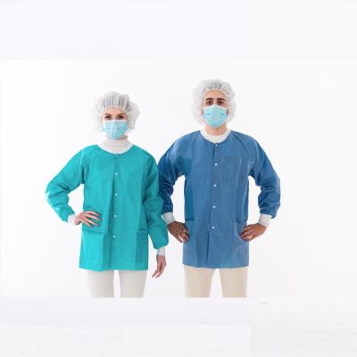 China Disposable Long Sleeves PP Lab Coat / Visitor Coat With Bottom Uniform For Hospital For Unisex 50-65gsm Nonwoven for sale