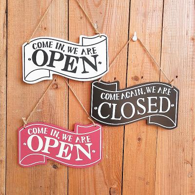 China Retro Customized Europe Decorative Double Sided Wooden Door Plate Open Closed Signs for sale