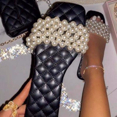 China Cute flat ladies sandals pearl slippers fashion trend women's slippers female flat ladies shoes for sale