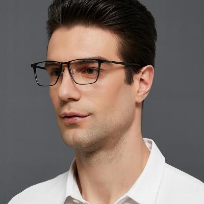 China Luxury men square hydronalium optical glasses frames flexible eyewear ultralight metal eyewear rectangle spectacle eyeglasses en venta