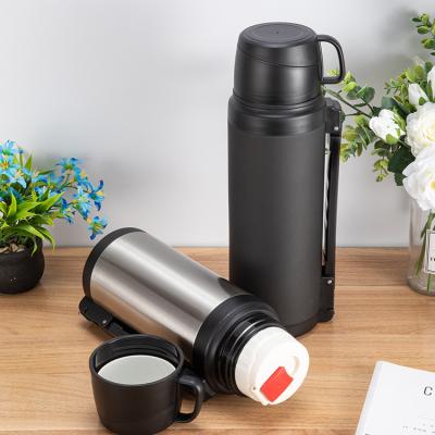 China Minimalist Hot Products Yongkang Vacuum Thermos 2.0L Stainless Steel 304 Outdoor Doublewall Travel Pot for sale