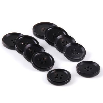 China Factory 4 Hole Real Beef Coffee Factory 4 Hole Dry Cleaning Fashion News Natural Custom Black Horn Buttons Stock Goods for sale