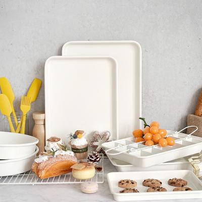 China Viable White Color Aluminum Ceramic Bakeware 6 Piece Sets Round Tray Sheet Cake Pan Brownie Baking Pan for sale