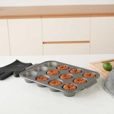 China 12 Cup Shell Sustainable 0.8mm Carbon Steel Thiness Non Stick Mini Round Cupcake Muffin Pans for sale