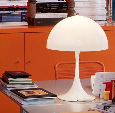 China Danish Study Living Room Bedroom Postmodernism Personality Farmhouse Stain Fashion Mushroom Acrylic White Table Lamp for sale