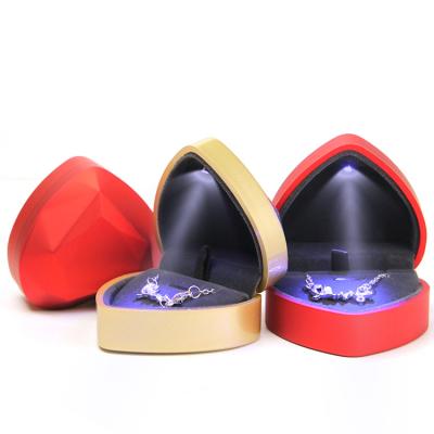 China For SUNDO Jewelry Packaging Pendant Luxury Heart Shaped Necklace/Gift Box Led Light Ring Necklace Pendant Boxes For Jewelry for sale