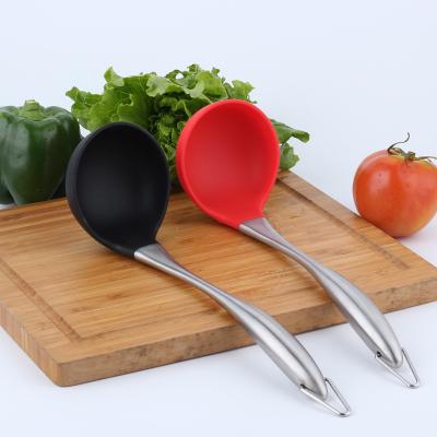 China Viable Non-Stick Kitchen Tools Tools Stainless Steel Handle Kitchen Utensil Set Silicone Soup Pocket Soup Spoon for sale