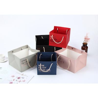 China Square Bottom Recyclable Biodegradable Waterproof Paper Bag Gift Recycled Custom Print for sale