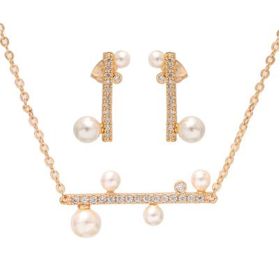 China Cheap Designer FASHIONABLE Pearl Jewelry 18k Champagne Gold Women Wedding Earrings Necklace Sets for Girls zu verkaufen