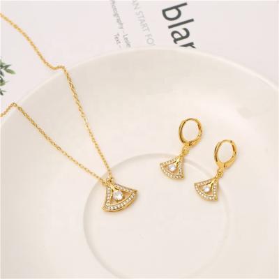 Cina FASHIONABLE Hot Selling Ethiopian Jewelry Set 24k Gold Brass Indian Real Zircon Diamond Women Wedding Bridal Fine Jewelry in vendita