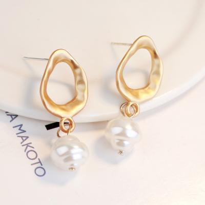 China 2021 Romantic Freshwater Pearl Woman Earing Fashionable Baroque Pearl Drops Earring for sale