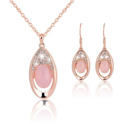 中国 Ethnic Fashion American Rose Crystal Alloy Rose Gold Plated Necklace And Earrings Jewelry Two Piece Set 販売のため