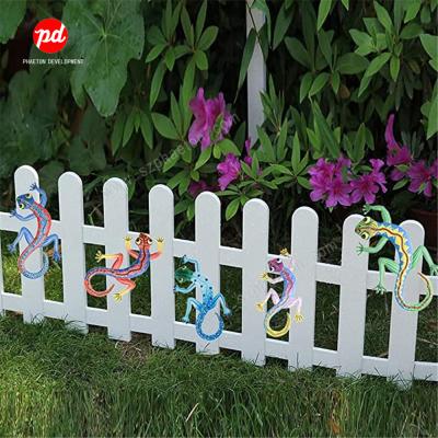 China Custom Outdoor Garden Art Hanging Decorations Customization Metal Gecko Wall Decor Lizard for Patio and Fence for sale