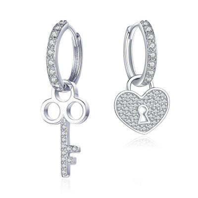 China High quality low price fashionable jewelry key lock earrings S925 sterling silver platinum plated single earrings for sale