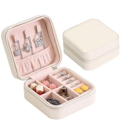 China Easy To Carry Simple Jewelry Box Easy Carry New Products Portable Pu Leather Jewelry Travel Case For Women for sale