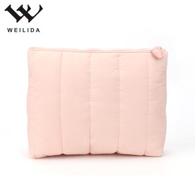 China New Fashion Design Logo Portable Pink Makeup Bag Custom Made Toiletry Bag Nylon Cosmetic Bag for sale