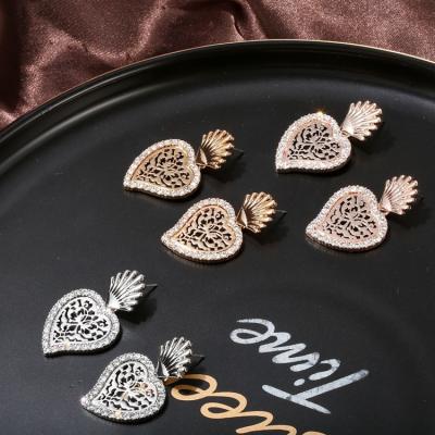 China 2019 Fashionable Korean Crystal Rose Gold Silver Peach Blossom Heart Hollow Earrings Trendy Jewelry Drop Stud Earrings For Women for sale