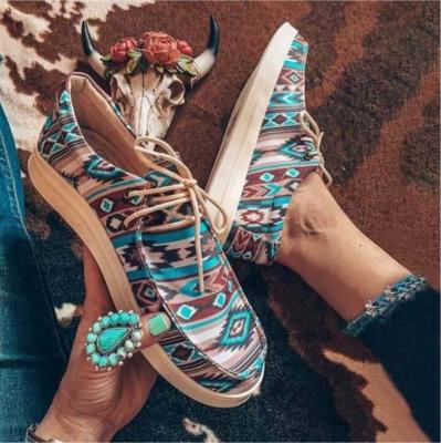 China Other Goods New Geometric Design Lace-up Low-cut Women's Flat Canvas Shoes for sale