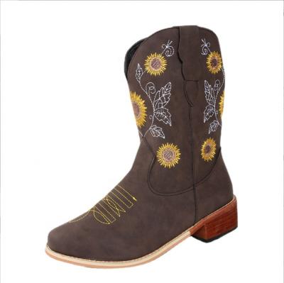 China New Durable Lady's Shoes Trade Fashion Martin Boots Thick Heel Pointed Toe Large Size Women Embroidered Boots for sale