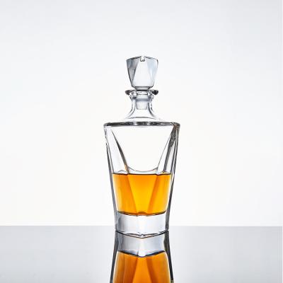 China Triangle Viable Base Crystal Vodka / Whiskey Decanter / Bourbon / XO Whiskey for sale