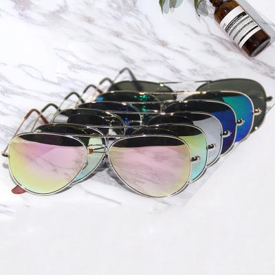 China Pilot 2021 Fashion Sunglasses Metal Frames Sunglasses Uv 400 Ray Band Eyewear Fashion Modern style free aviation brand sunglasses for sale