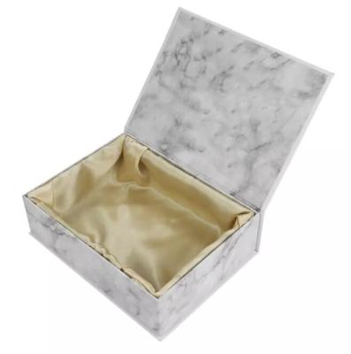 China Gift & Craft 8x10x3.5cm Customized Gold Foil Fabric Insert Velvet Jewelry Logo Box for sale