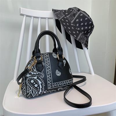 China 2021 New Trend Summer Fashion Women's High Quality Handbag Cashew Flower Around Bag Diagonal Chain Lady Purses And Hat Set Bandana Bag for sale