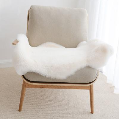 China Shaggy Area Rugs Modern Design Washable Fluffy Faux Fur Polyester Super Rug for sale