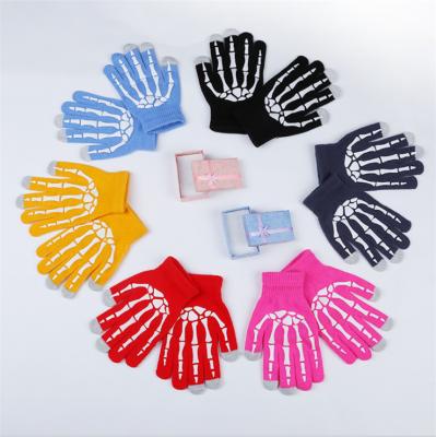 China Autumn and winter hot fashion knit gum ghost claw touch screen dispensing gloves for sale