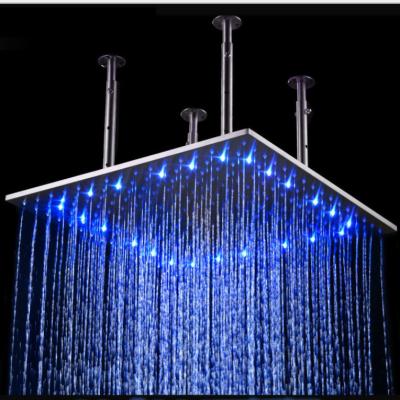 China Needleless SUS304 LED Thick Shower Head With GLOBE Finished Brass Joint Ball Square Shape for sale