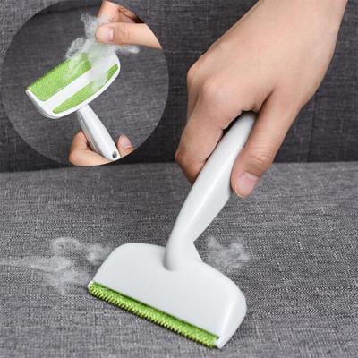 China 2 Viable Main Sofa Mattress Seat Clearance Car Air Vent Cleaning Brush Lint Dust Collector Household Hair Removal Tool for sale