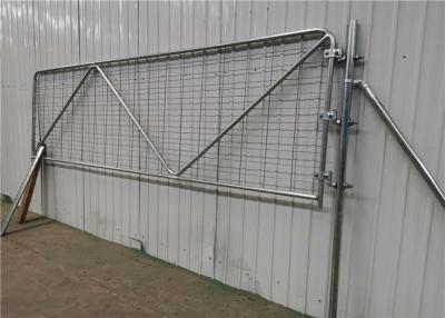 Chine soudure en acier à faible teneur en carbone Mesh Field Fence Gate de 2.5m à vendre