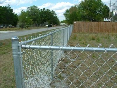 China 6 Foot 9 Gauge 40*40mm Diamond Chain Link Fence for sale