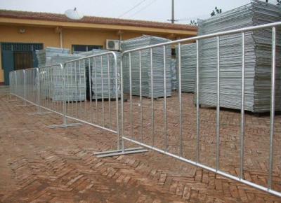 China 0.9m Height Customized Galvanized Crowd Barrier Fencing for sale