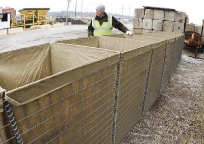 China Military Welded Mesh Gabion Hesco Barrier Blast Wall for sale