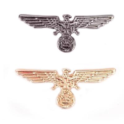 China Hot Selling Mens 3D Medal Epaulettes Pin Metal Brooch Badge Eagle Wing Brooch Ornament Suits Pin for sale