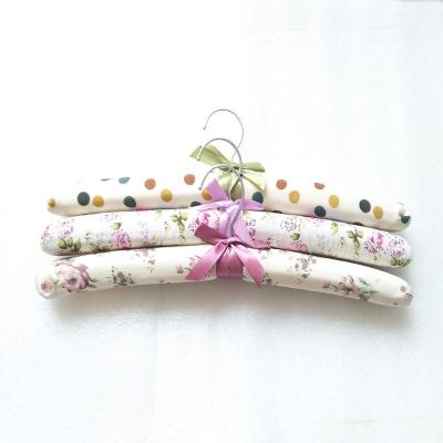 China Eco - Friendly Top Selling Simple Style Satin Padded Hanger With Decoration for sale