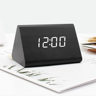 China Desktop Radio Wooden Led Clock With Indoor Temperature White Light for sale